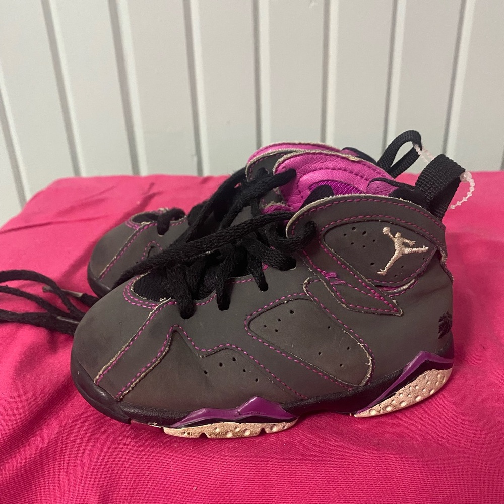 NIKE AIR JORDAN 7 Retro GS Valentine's Day Shoes Size 7